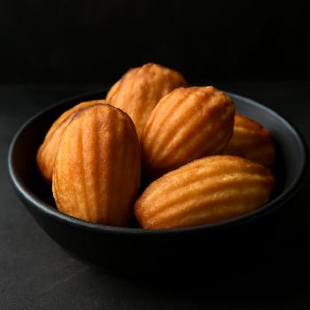 Madeleines parfumées au citron et à la fleur d'oranger