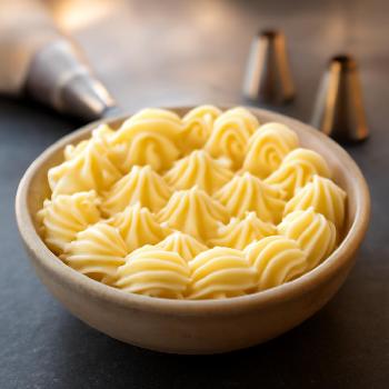 Premiers Pas avec la Poche à Douille : Bordures Simples et Étoiles