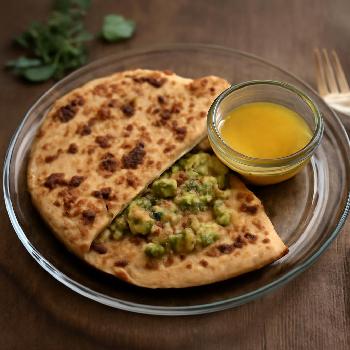 Aloo Paratha (Paratha aux Pommes de Terre Épicées)