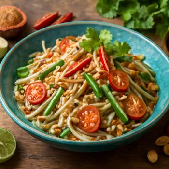 Salade de Papaye Verte à la Sauce de Poisson (Som Tam)