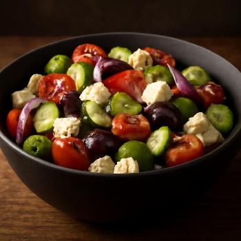 Salade Grecque Rapide : Un Festin Méditerranéen en un Clin d'Œil