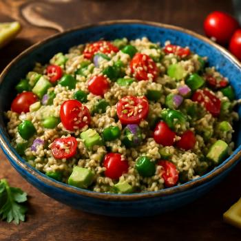 Salade de Quinoa Protéinée aux Légumes Croquants