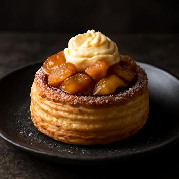 Vol-au-vent aux Pommes Caramélisées et Crème Pâtissière