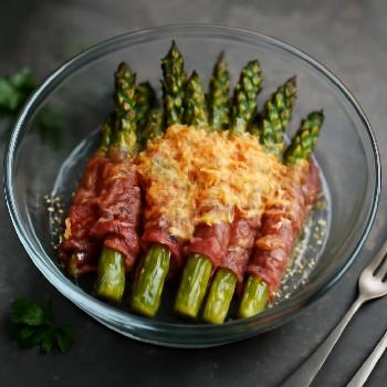Asperges au Prosciutto Gratinées au Parmesan