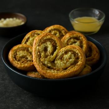 Palmiers au Pesto et Parmesan : Un Apéritif Croustillant et Savoureux