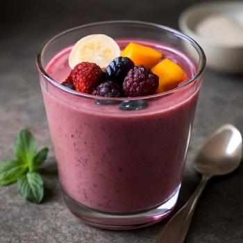 Smoothie Baies, Banane et Mangue : Un Boost de Vitamines