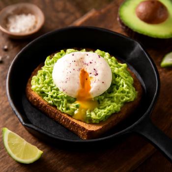 Toast à l'avocat crémeux et œuf poché