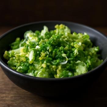 Garniture de Salade Rafraîchissante à la Ciboulette Hachée