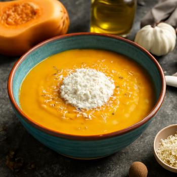Soupe de Courge Musquée Veloutée à la Crème et au Parmesan